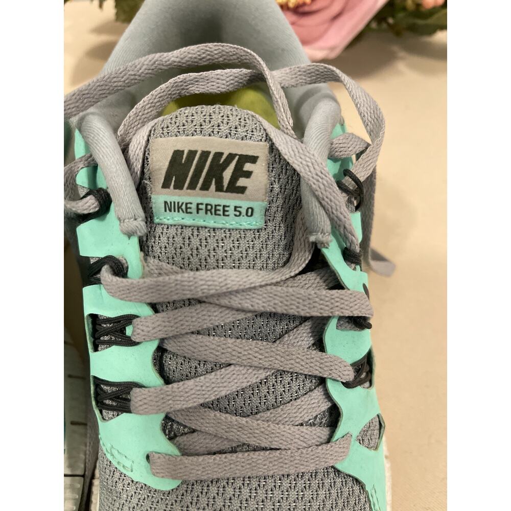 Nike Free 5.0+ Trainers Womens Size 7.5 Gray Green Performance Athleisure Sporty - Picture 5 of 9